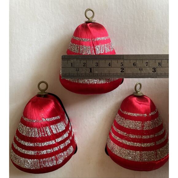 Set of 6 Vintage Pyramid Satin Bell Hanging Ornaments 4 Red 2 Yellow Boxed - Picture 4 of 6